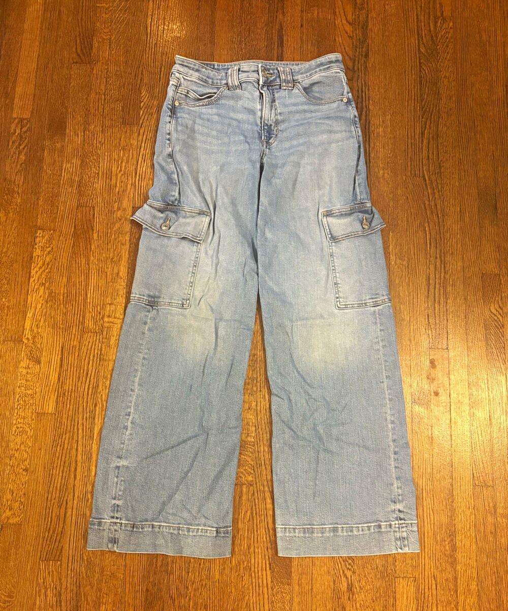 American Eagle Women's Baggy Wide-Leg Cargo Jeans Size 6 Light Wash Blue Stretch